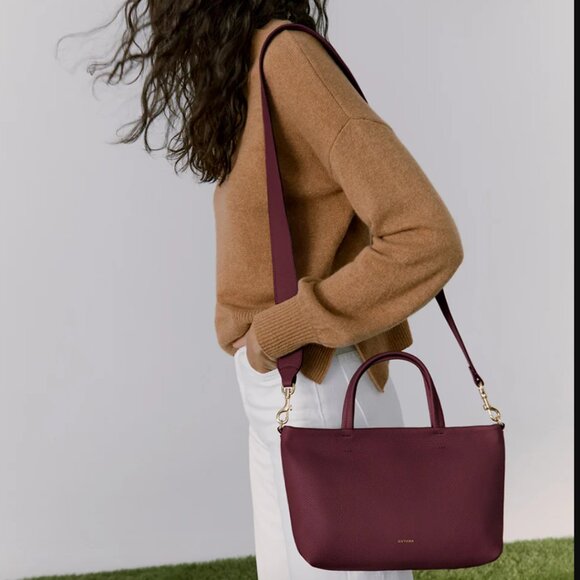 NWT Cuyana Mini Easy Zipper Tote in Cherry Pebbled Leather - Picture 1 of 11